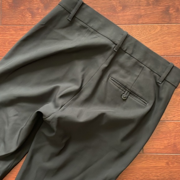 Vince Black 98% Wool Flat Front Unlined Tapered Leg Pants 6 - Picture 6 of 7